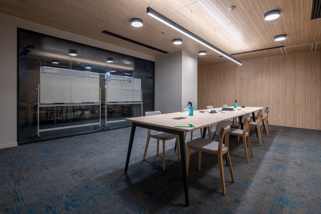 business-center-astrava-fantoni-meeting-room