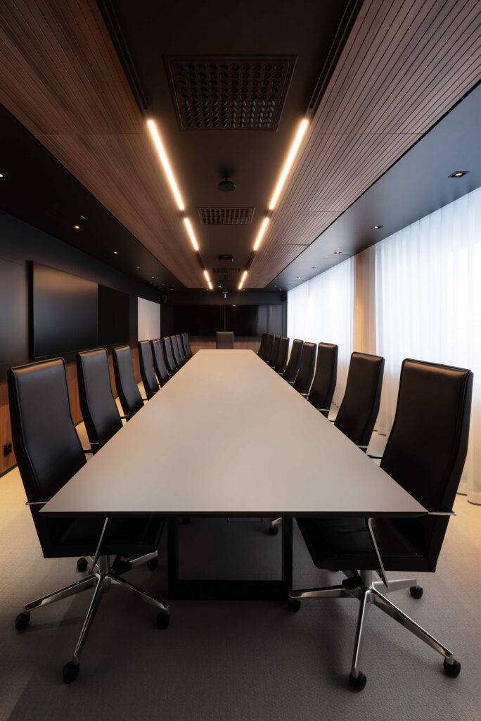 18_MEETING ROOM