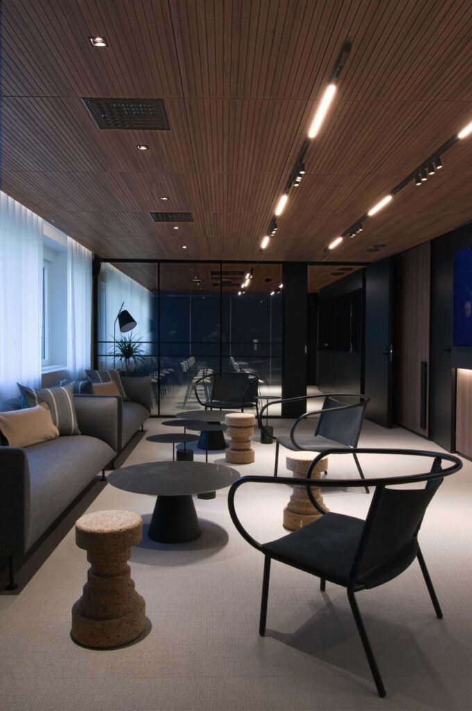 6_LOUNGE